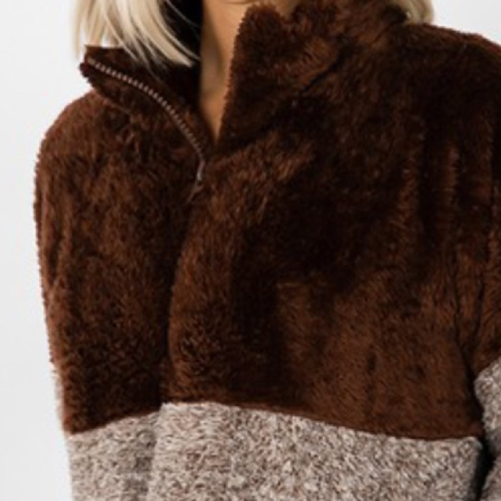 ❤️2 for $40❤️faux fur Sherpa pullover top - Picture 6 of 6